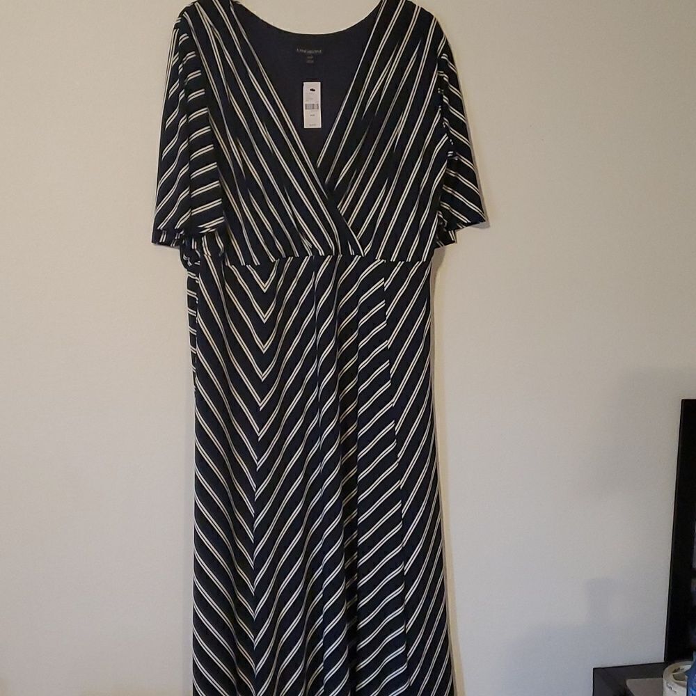 Lane Bryant Navy and White Midi Dress 💙⚪️